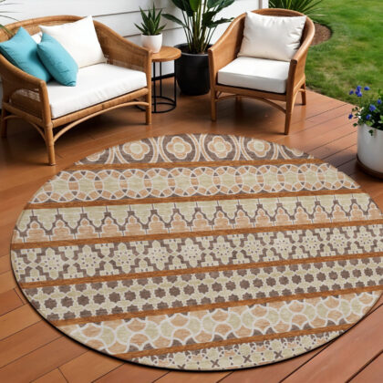 8' Chocolate And Taupe Round Quatrefoil Washable Indoor Outdoor Area Rug