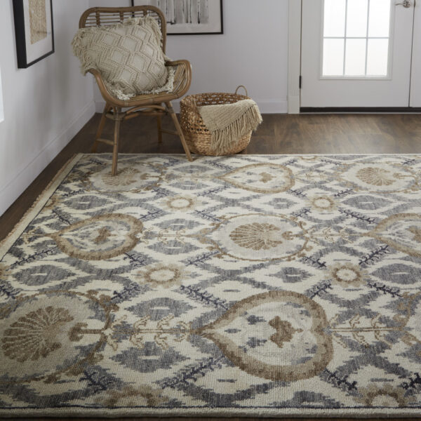 12' X 15' Ivory Gray And Taupe Wool Floral Hand Knotted Stain Resistant Area Rug