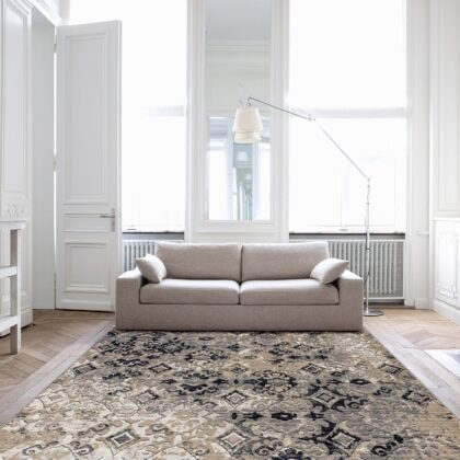 2' X 8' Ivory Or Beige Antique Pattern Runner Rug