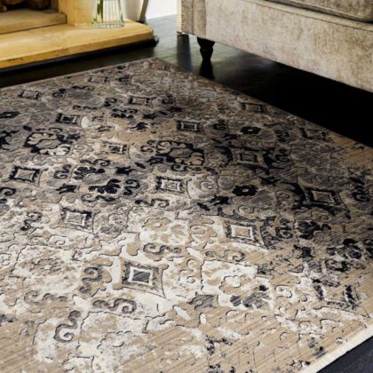 2' X 8' Ivory Or Beige Antique Pattern Runner Rug