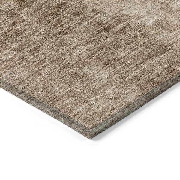 8' Brown And Beige Round Ombre Washable Indoor Outdoor Area Rug