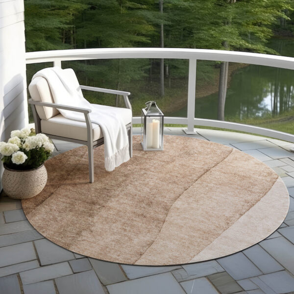 8' Brown And Beige Round Ombre Washable Indoor Outdoor Area Rug