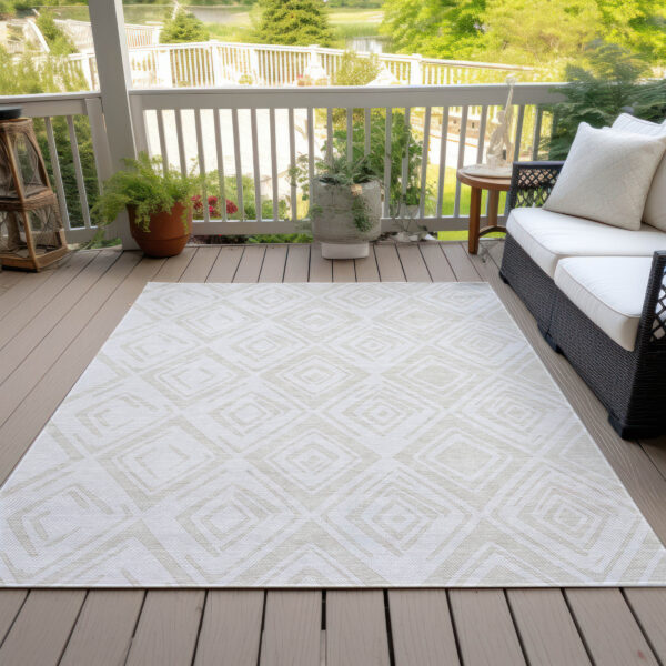 8' X 10' Pearl And Ivory Geometric Washable Indoor Outdoor Area Rug