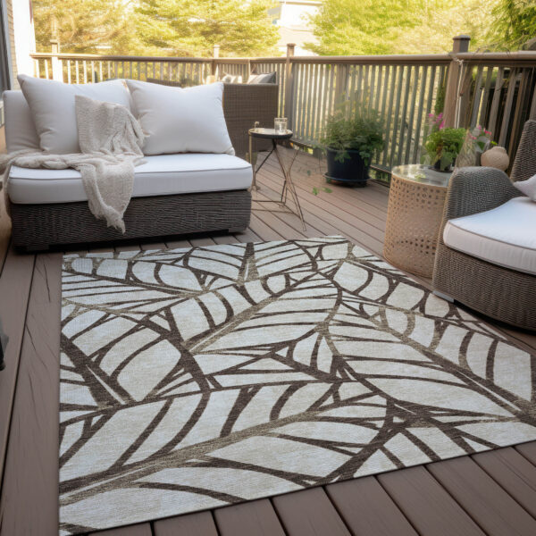 5' X 8' Chocolate And Beige Floral Washable Indoor Outdoor Area Rug