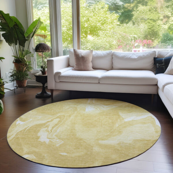 8' Gold Wheat And Ivory Round Abstract Washable Indoor Outdoor Area Rug