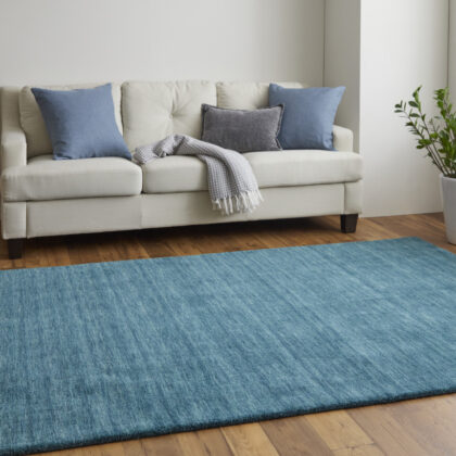 5' X 8' Blue And Green Wool Hand Woven Stain Resistant Area Rug