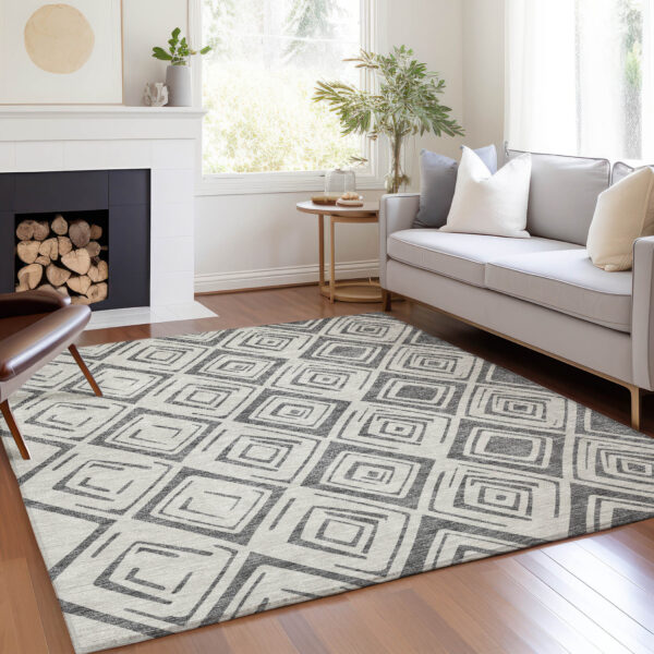 8' X 10' Gray And Ivory Geometric Washable Indoor Outdoor Area Rug