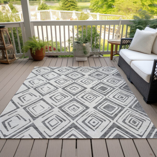 8' X 10' Gray And Ivory Geometric Washable Indoor Outdoor Area Rug