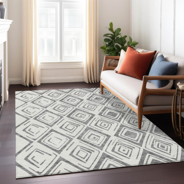 8' X 10' Gray And Ivory Geometric Washable Indoor Outdoor Area Rug