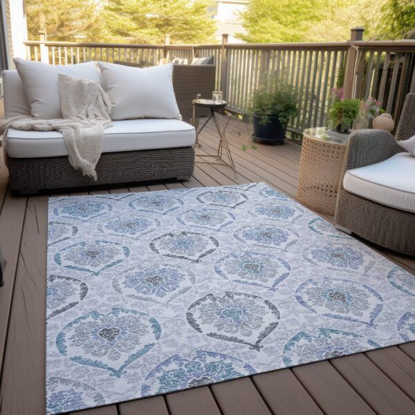 5' X 8' Gray And Denim Blue Medallion Washable Indoor Outdoor Area Rug