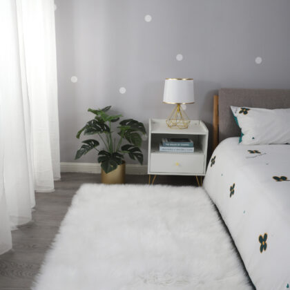 5' x 7' White Sheepskin Washable Area Rug