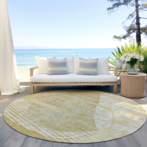 8' Wheat Gold And Ivory Round Abstract Washable Indoor Outdoor Area Rug