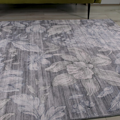 7' x 10' Gray and White Floral Area Rug